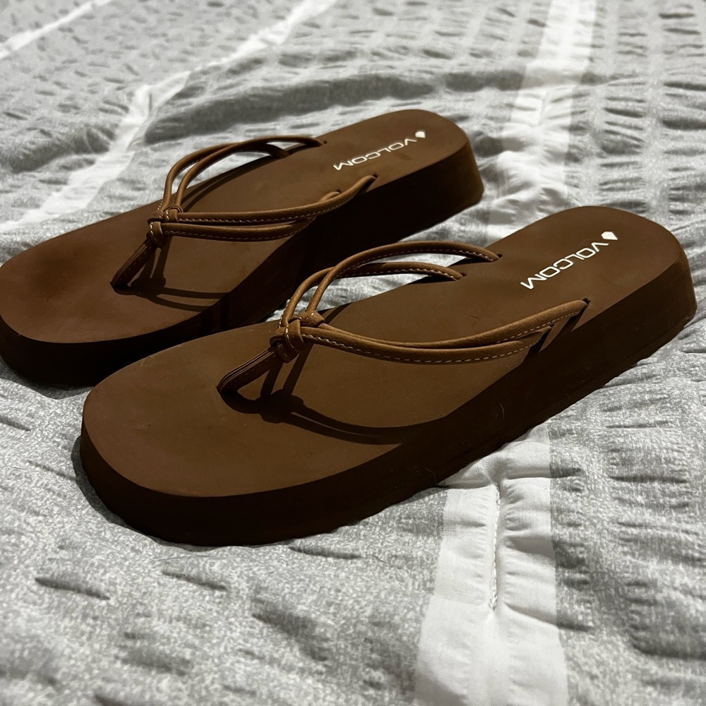 Volcom Women's Tan Sandals